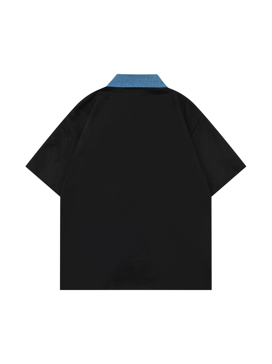 Polo con cuello en contraste y gráfico de eslogan